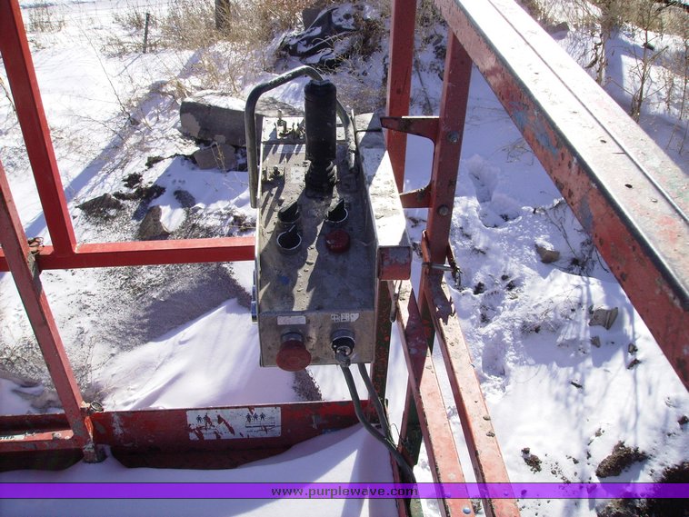 image for item 1004 2004 Skyjack SJ 7127 scissor lift