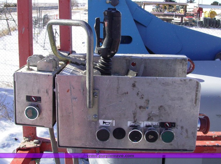 image for item 1004 2004 Skyjack SJ 7127 scissor lift