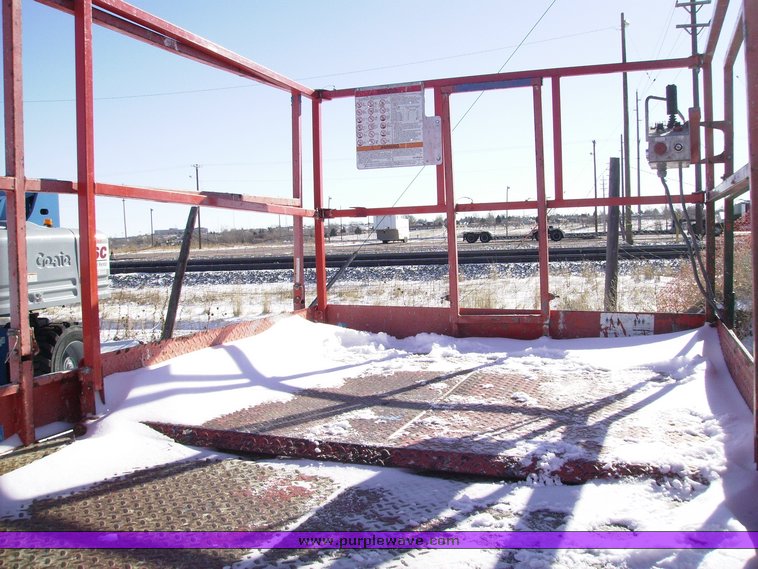 image for item 1004 2004 Skyjack SJ 7127 scissor lift