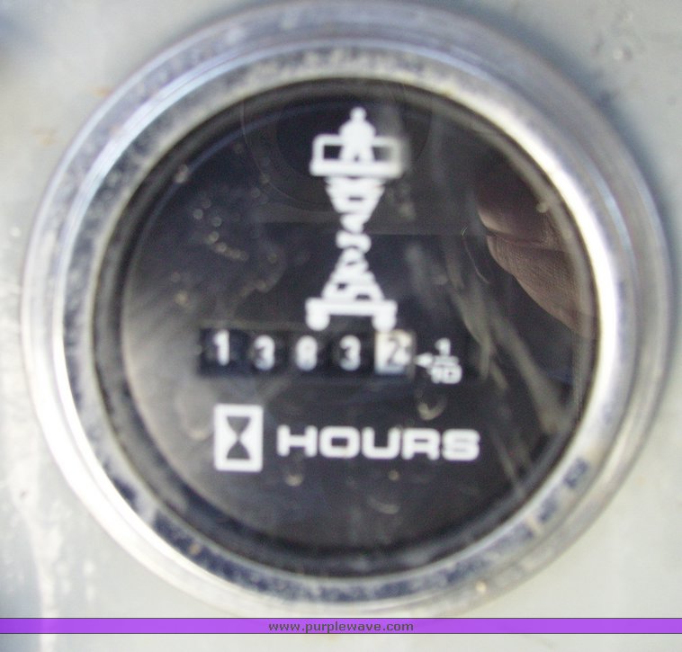 image for item 1004 2004 Skyjack SJ 7127 scissor lift