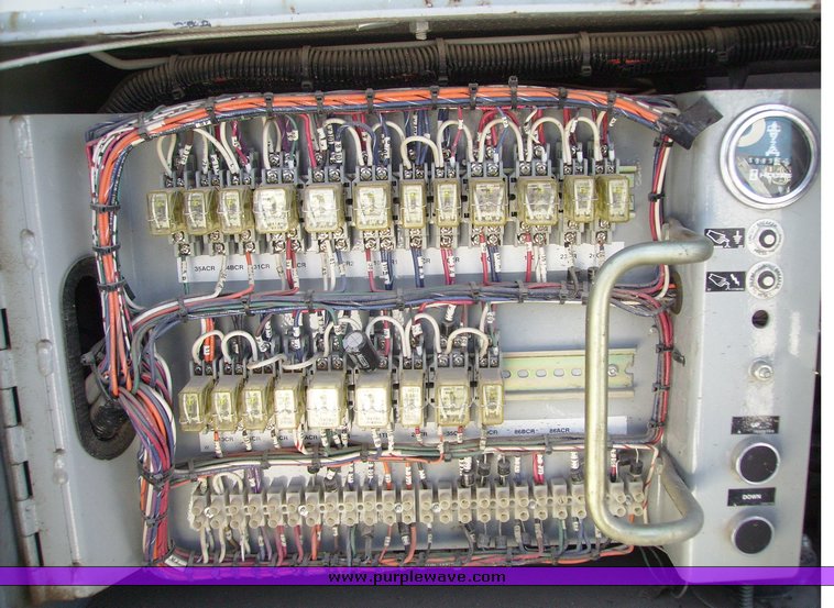 image for item 1004 2004 Skyjack SJ 7127 scissor lift