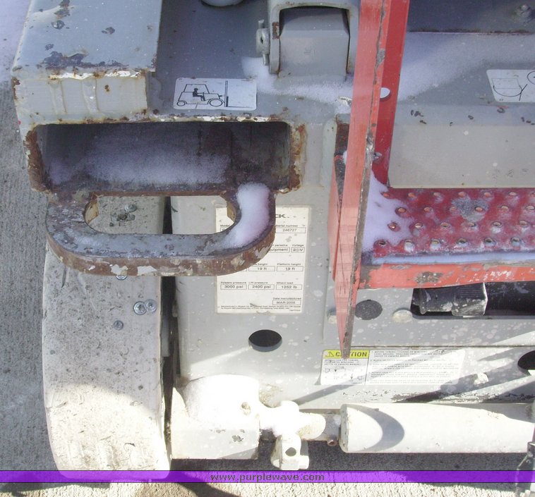 image for item 1100 2005 Skyjack SJIII-3219 scissor lift