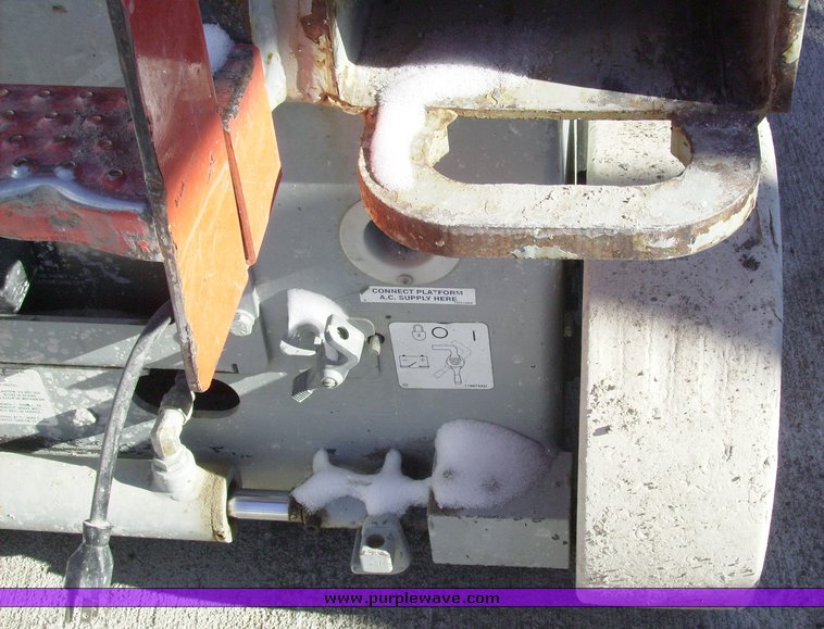 image for item 1100 2005 Skyjack SJIII-3219 scissor lift