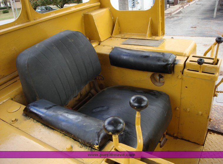 image for item 1201 1967 Caterpillar 955K track loader