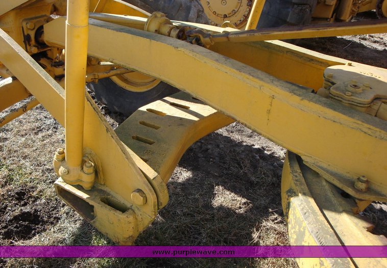 image for item 1202 Caterpillar 12 grader