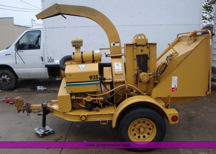 image for item 1203 Vermeer 935 chipper