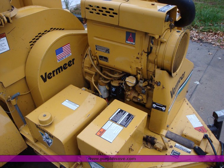 image for item 1203 Vermeer 935 chipper