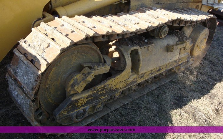 image for item 1204 1986 Caterpillar 953 track loader
