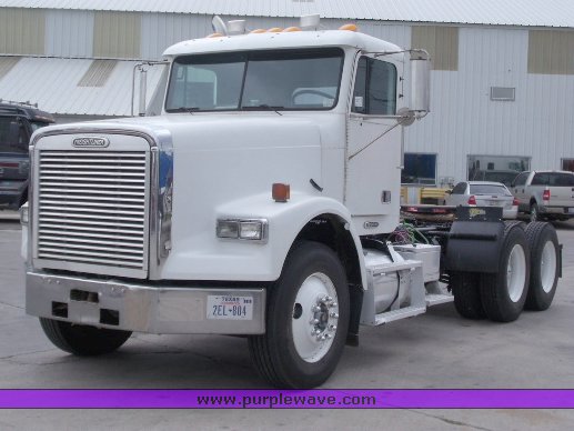 image for item 1503 1999 Freightliner Conventional FLD120 semi truck