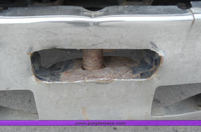 image for item 1503 1999 Freightliner Conventional FLD120 semi truck