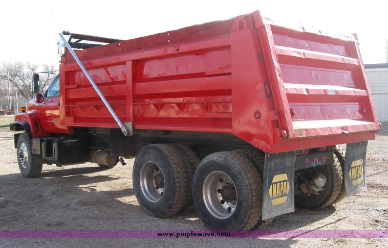 image for item 3169 1996 GMC Topkick C7H064 dump truck