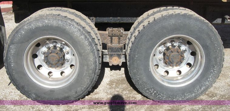 image for item 3169 1996 GMC Topkick C7H064 dump truck