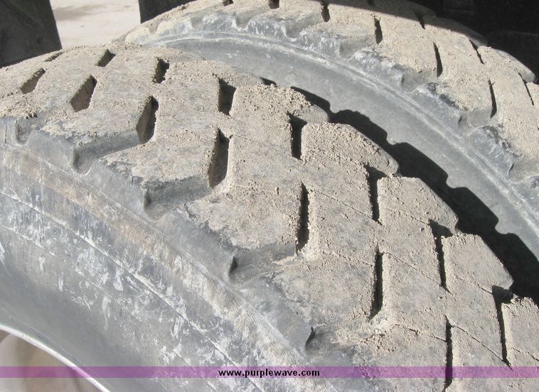 image for item 3169 1996 GMC Topkick C7H064 dump truck