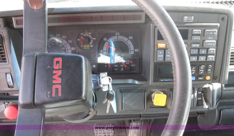 image for item 3169 1996 GMC Topkick C7H064 dump truck