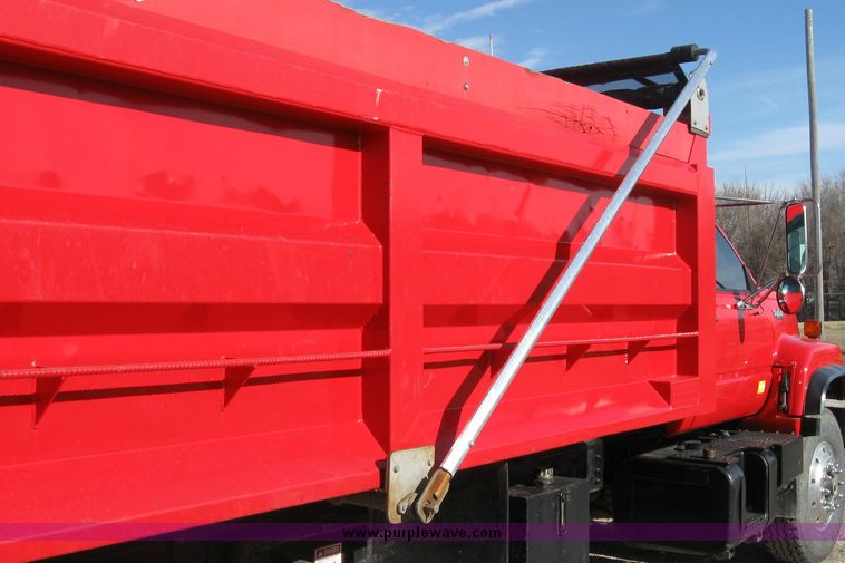 image for item 3169 1996 GMC Topkick C7H064 dump truck