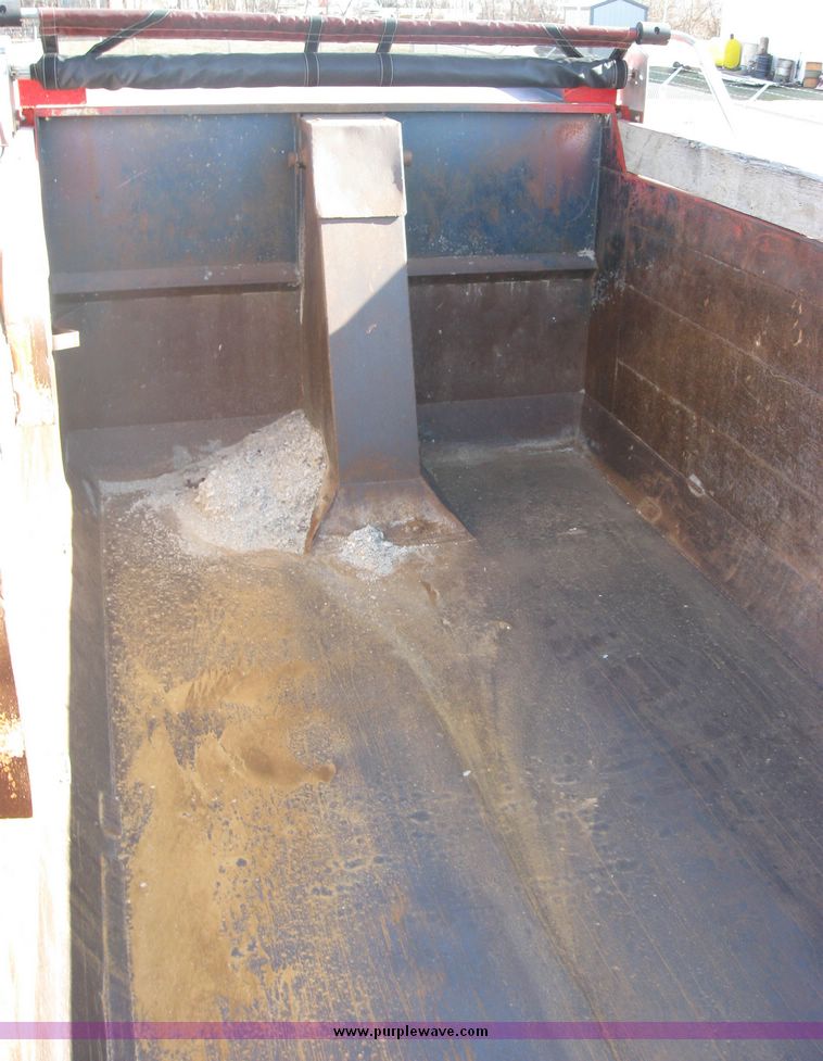 image for item 3169 1996 GMC Topkick C7H064 dump truck