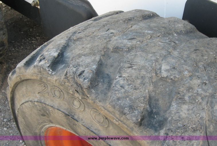 image for item 3170 2002 Bobcat S250 skid steer