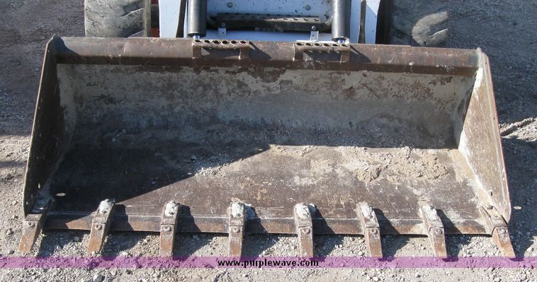 image for item 3170 2002 Bobcat S250 skid steer