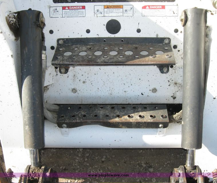 image for item 3170 2002 Bobcat S250 skid steer