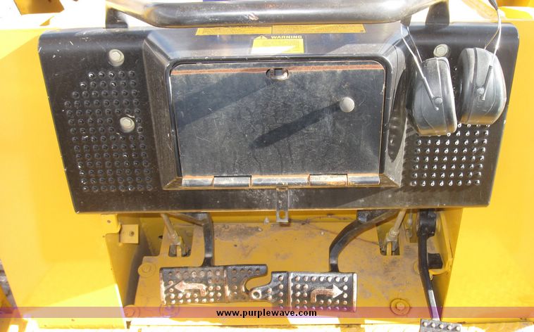 image for item 3171 1998 John Deere 455G Series IV track loader