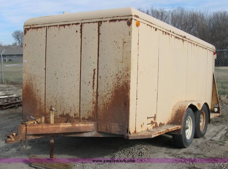 image for item 3172 1978 14' metal enclosed trailer