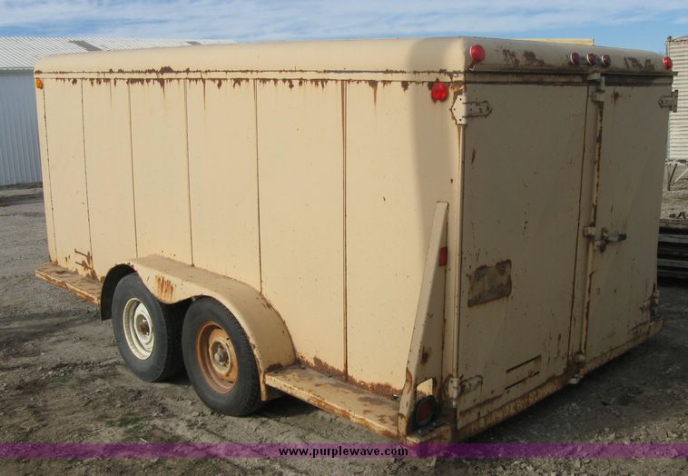 image for item 3172 1978 14' metal enclosed trailer