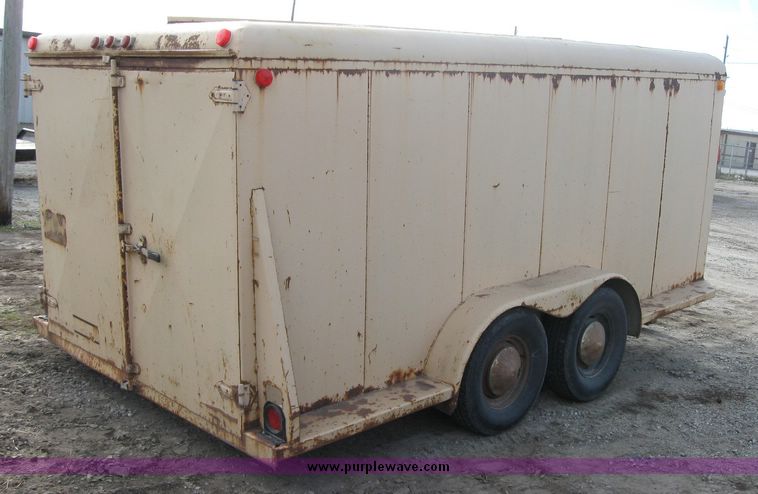 image for item 3172 1978 14' metal enclosed trailer
