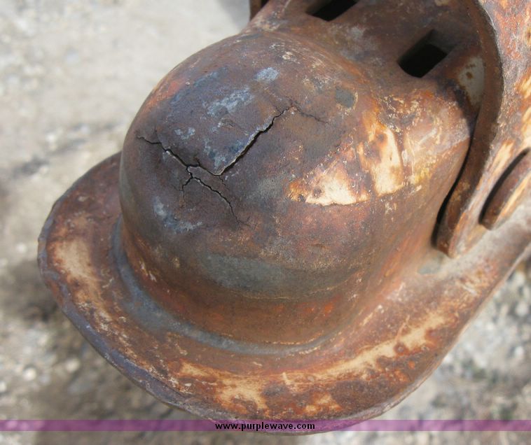 image for item 3172 1978 14' metal enclosed trailer