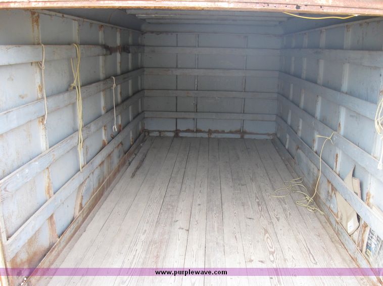 image for item 3172 1978 14' metal enclosed trailer