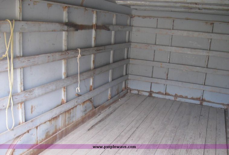 image for item 3172 1978 14' metal enclosed trailer