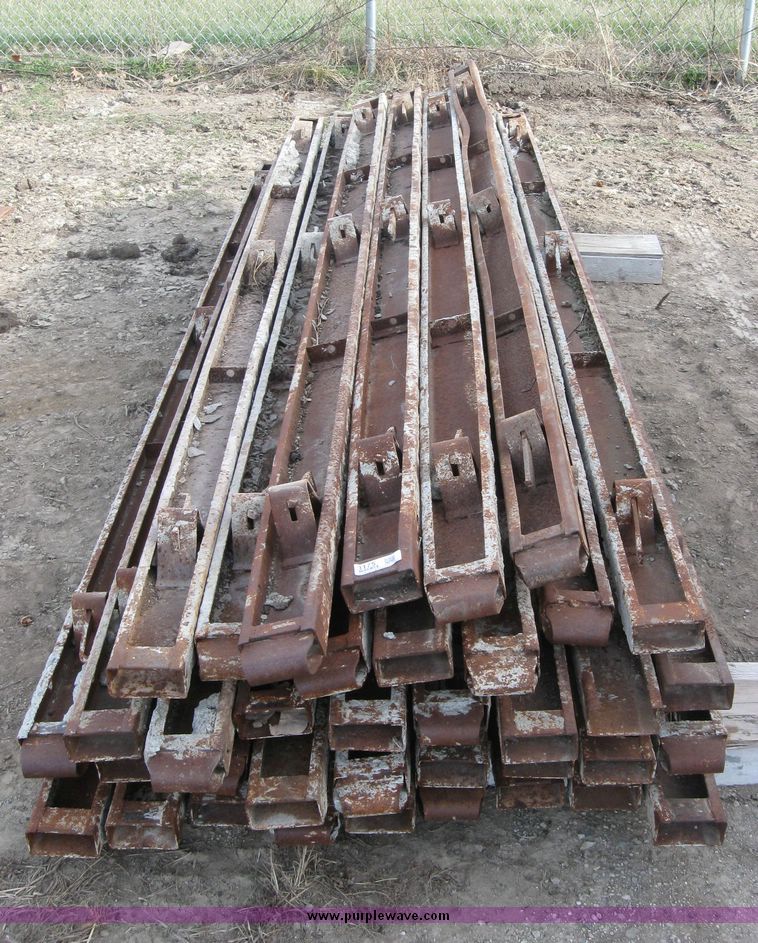 image for item 3175 (37) 4"W x 10'L metal edge forms