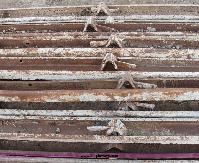 image for item 3175 (37) 4"W x 10'L metal edge forms