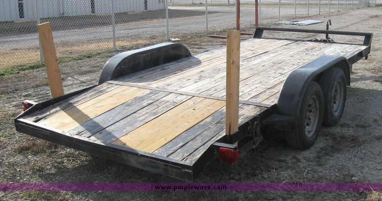 image for item 3256 1999 16' tandem axle trailer