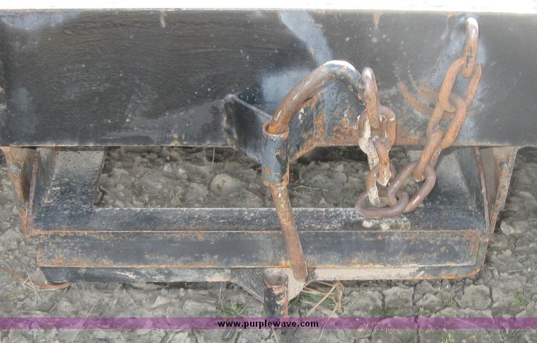 image for item 3256 1999 16' tandem axle trailer