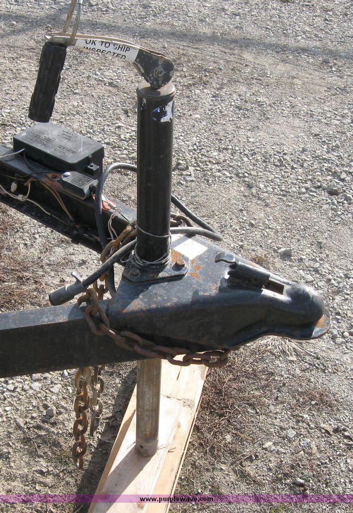 image for item 3256 1999 16' tandem axle trailer