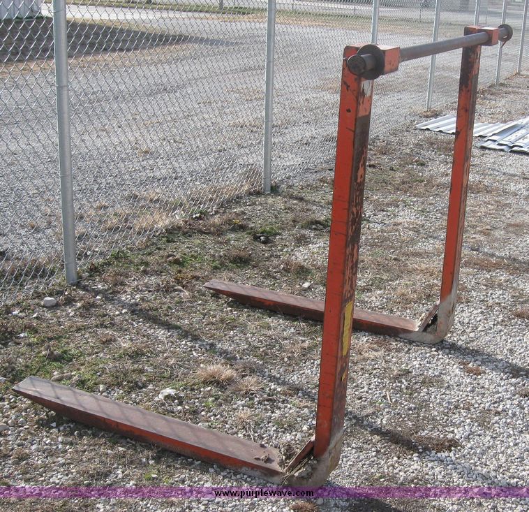 image for item 3257 42" bucket forks