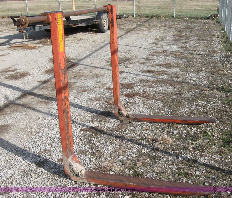 image for item 3257 42" bucket forks