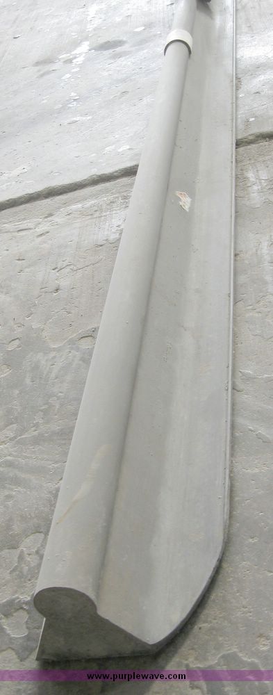 image for item 3258 Vibra Strike 12' screed