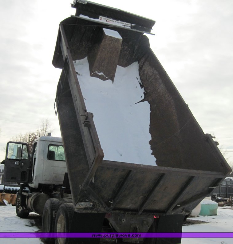 image for item 4458 1990 Mack CH613 dump truck