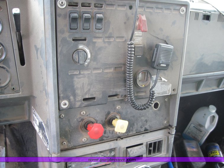 image for item 4458 1990 Mack CH613 dump truck