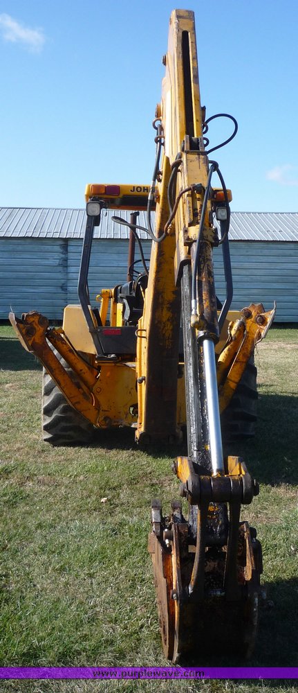 image for item 5084 1988 John Deere 510C backhoe loader