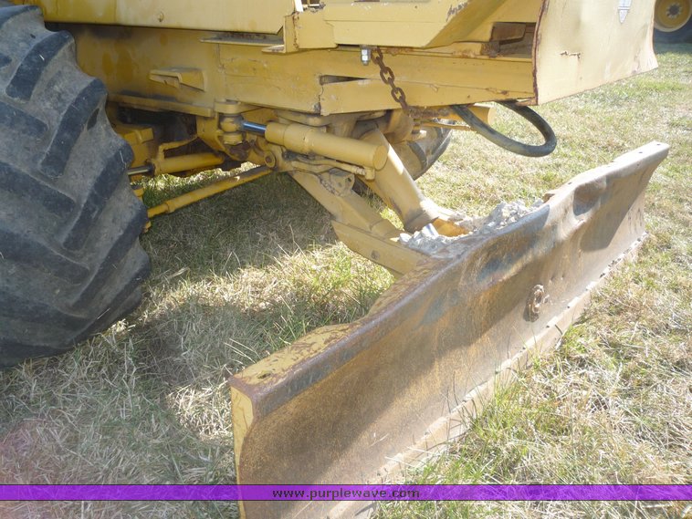 image for item 5086 Vermeer V8050 trencher