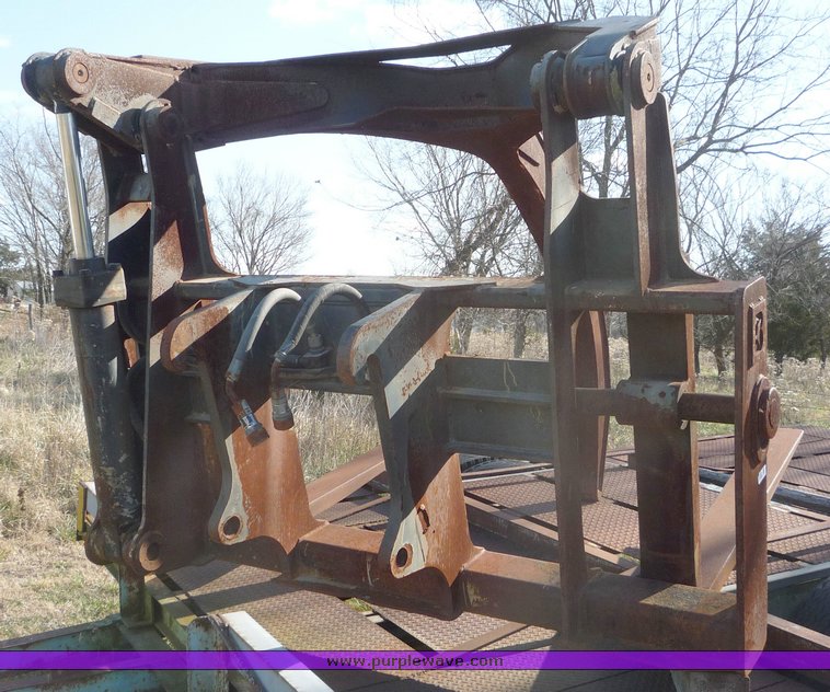 Balderson log forks in Cherryvale, KS Item 5089 sold Purple Wave