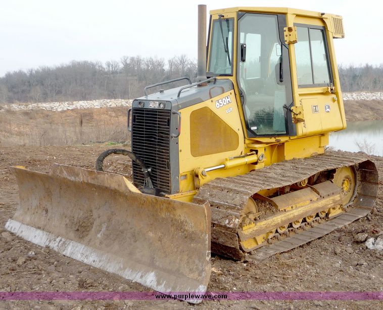image for item 5140 2002 John Deere 650H  LGP dozer