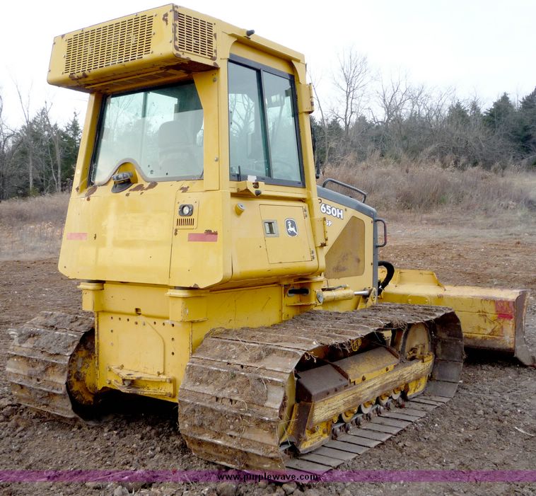image for item 5140 2002 John Deere 650H  LGP dozer