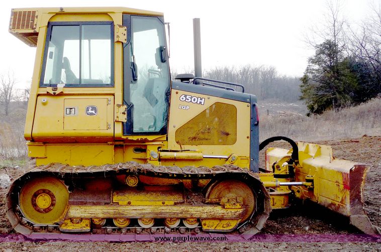 image for item 5140 2002 John Deere 650H  LGP dozer