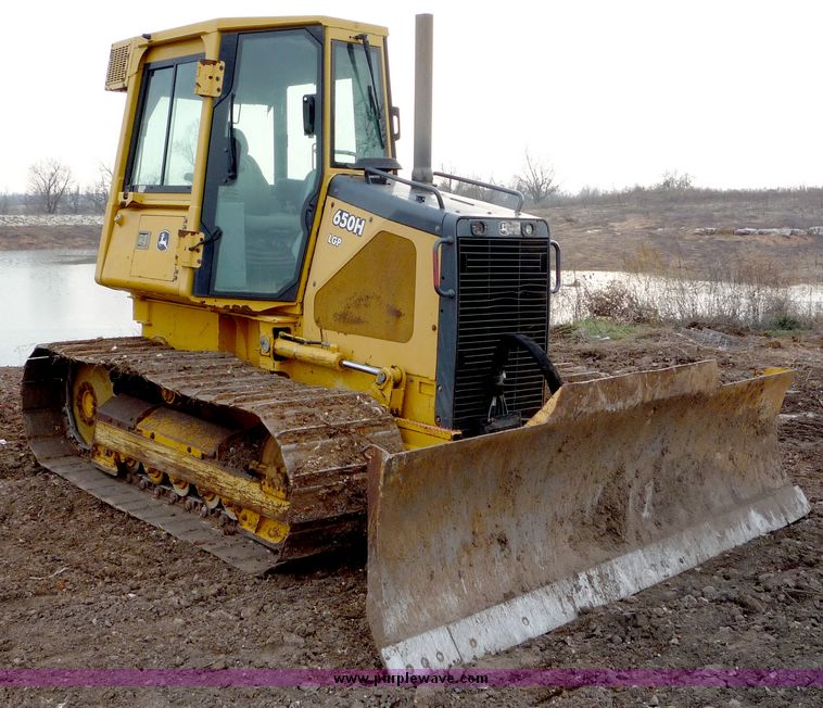 image for item 5140 2002 John Deere 650H  LGP dozer