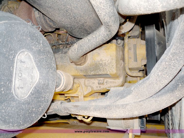 image for item 5140 2002 John Deere 650H  LGP dozer