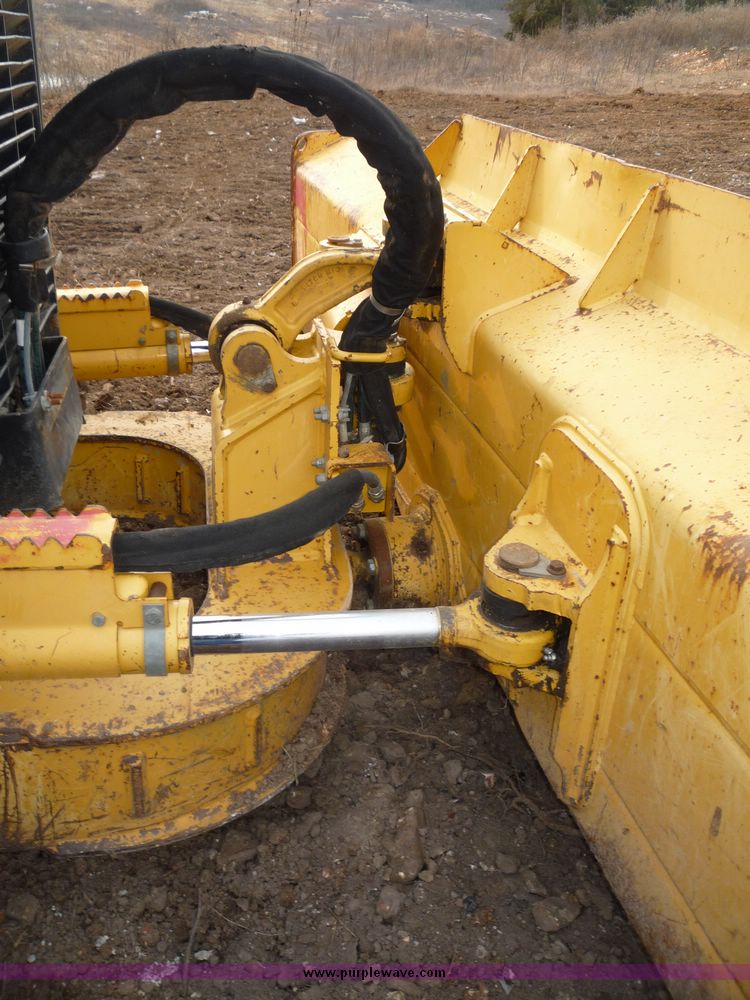 image for item 5140 2002 John Deere 650H  LGP dozer