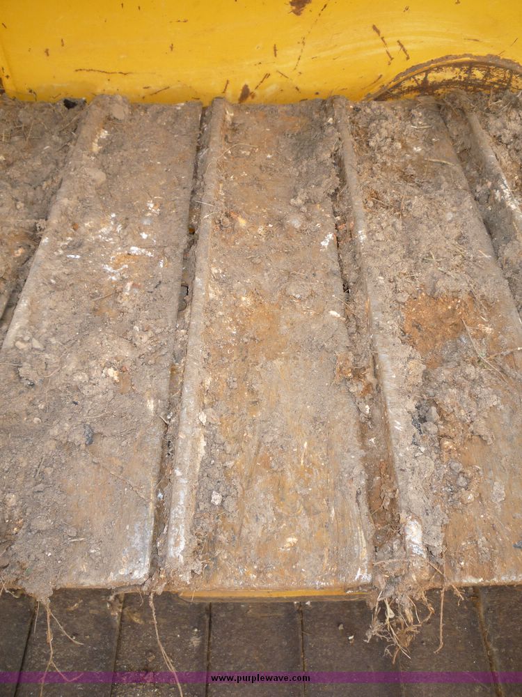 image for item 5140 2002 John Deere 650H  LGP dozer